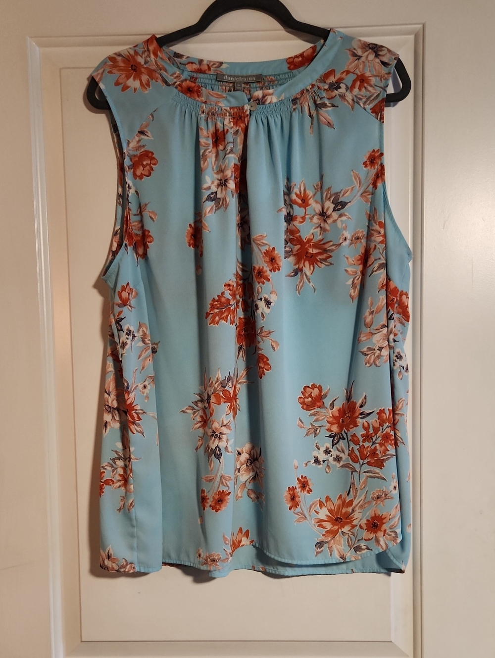 Daniel Rainn Light Blue Floral Sleeveless Camisole